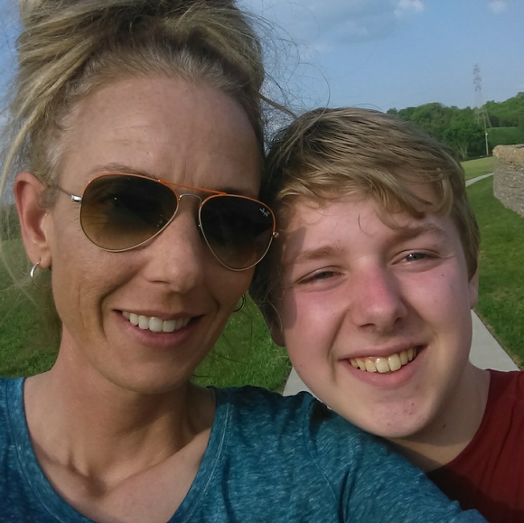 Check out my closet sale❤ Look for the 🔴 for items marked down to $1, $2 & $3 - Picture 6 of 16